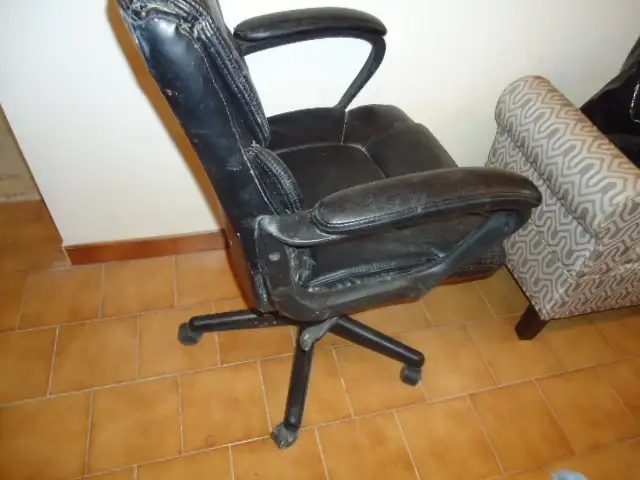 LEATHER OFFICE CHAIR - BLACK - Photo 2