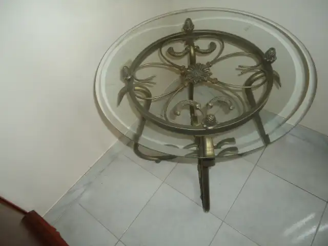 ROUND TABLE WITH GLASS TOP - Photo 2