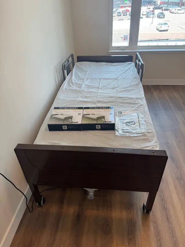 MEDLINE HOSPITAL BED DELIVERY AND SETUP INCLUDED - Photo 2
