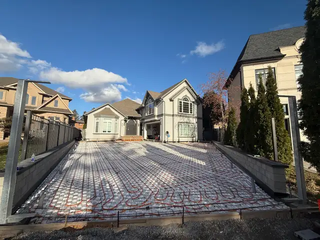 NOW HIRING: HARDscape & LANDSCAPING CREW MEMBERS - Photo 2