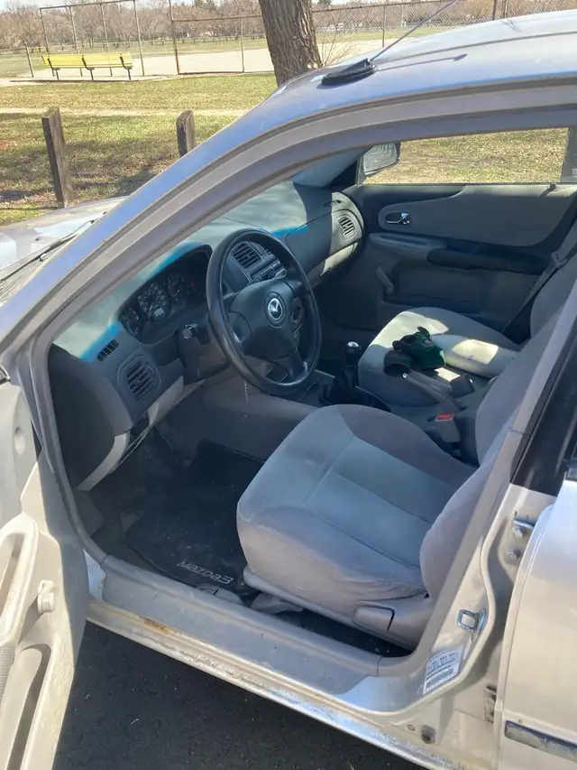 2002 Mazda Protege SE - Photo 8