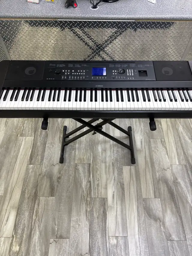 Yamaha DGX-650 Digital Piano (Stand Not Included)