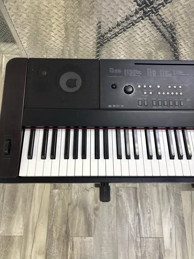 Yamaha DGX-650 Digital Piano (Stand Not Included) - Photo 2