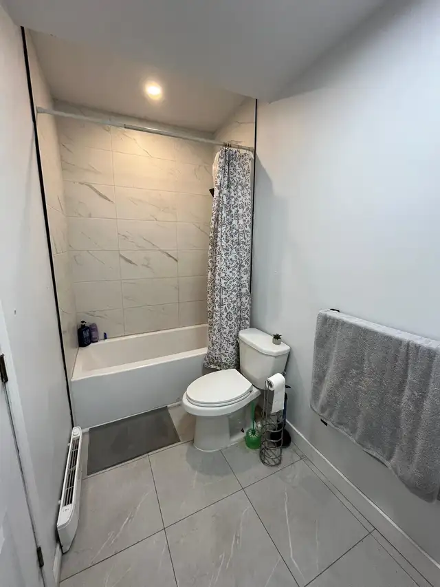 Métro Joliette Grande Chambre à louer, - Photo 7