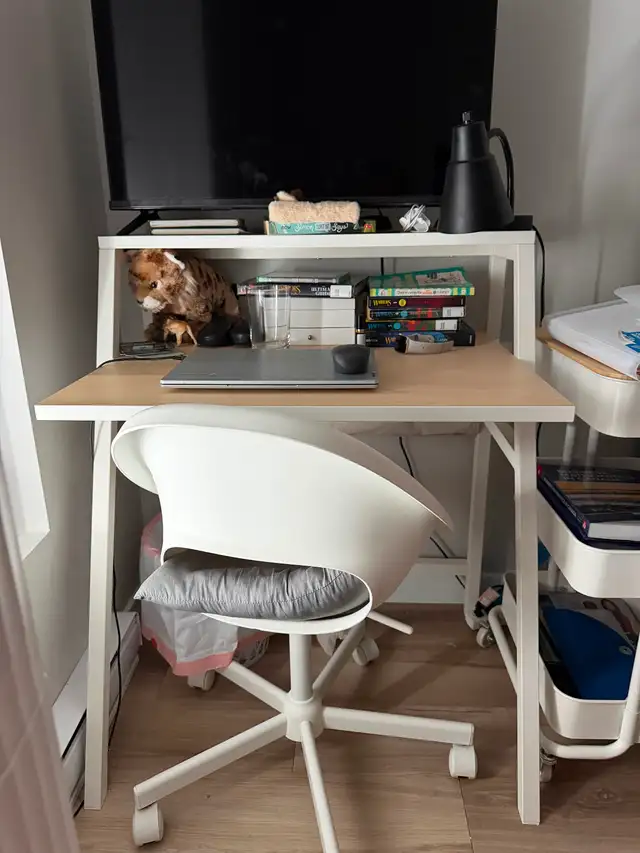 Computer Table & Adjustible Swivel Chair