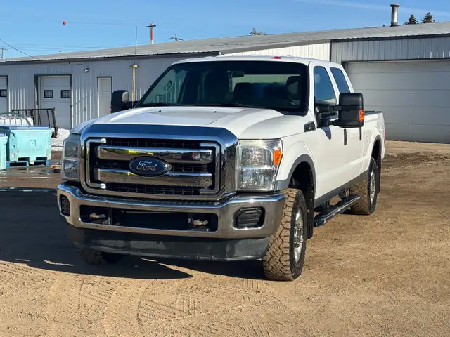 2013 Ford 250 XLT super crew cab 4x4 - Photo 4