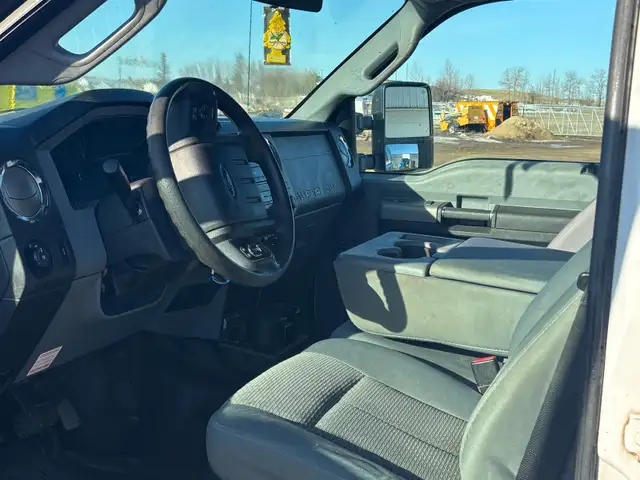 2013 Ford 250 XLT super crew cab 4x4 - Photo 5