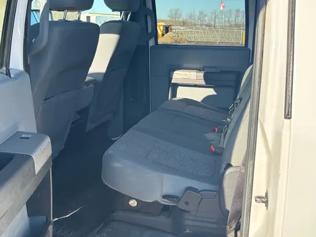 2013 Ford 250 XLT super crew cab 4x4 - Photo 6