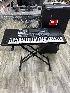 Korg PA1000 Arranger Keyboard With Case (Stand not Included)
