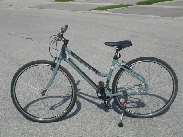 LADIES ALL ALUMINUM LIGHT HYBRID 700C MEC 7 SPD ROAD RACER! - Photo 4