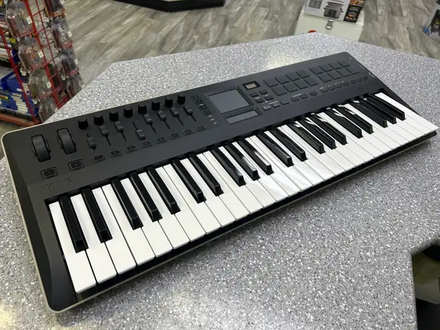 Korg Taktile 49 key USB midi keyboard with synthesizer