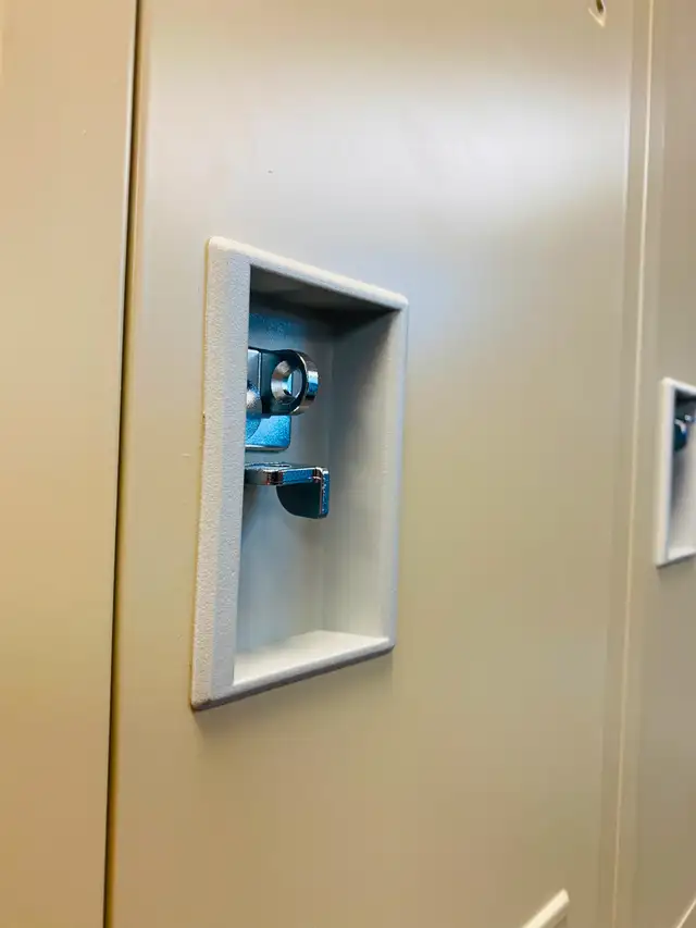 Wide Selection ON Lockers - Photo 3