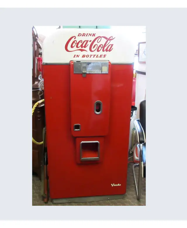 VINTAGE COCA COLA BOTTLES 'VENDO' VENDING MACHINE