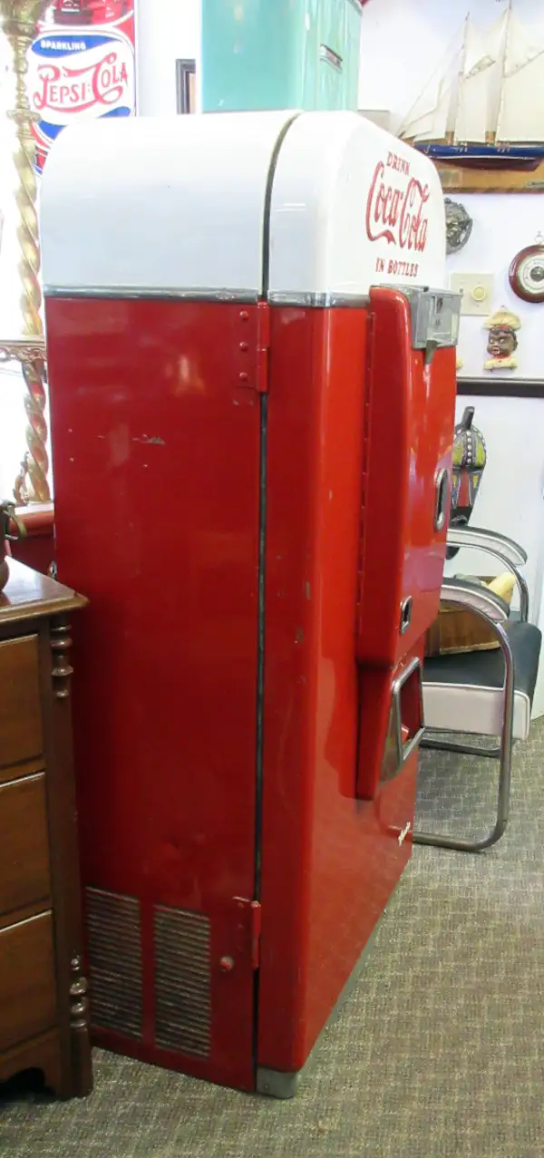 VINTAGE COCA COLA BOTTLES 'VENDO' VENDING MACHINE - Photo 4