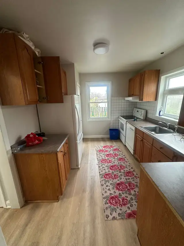 2 Bedroom Apartment - All Utilities Included - Photo 2