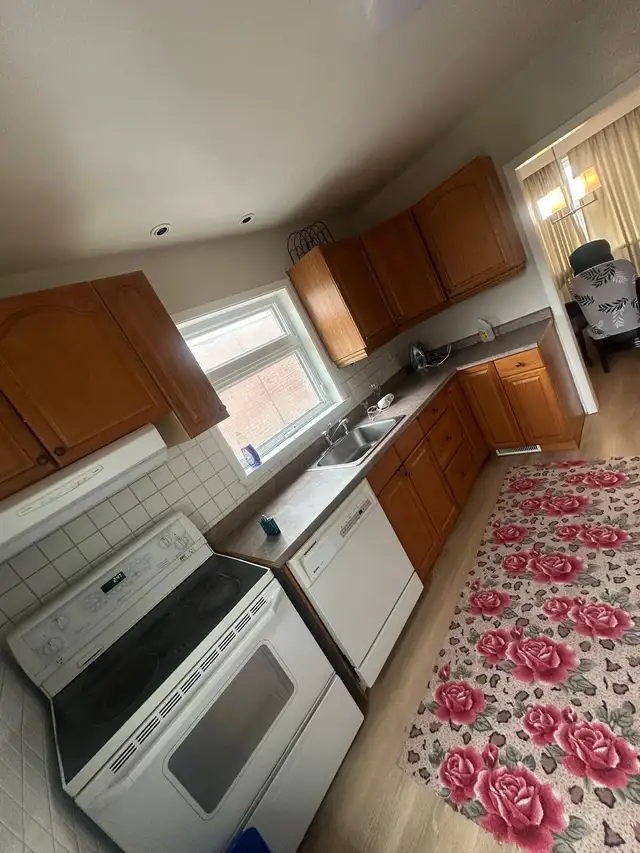 2 Bedroom Apartment - All Utilities Included - Photo 3