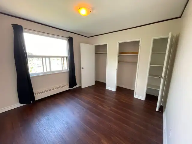 Prime Markham location 1-BR or 2-BR apartments - Photo 3