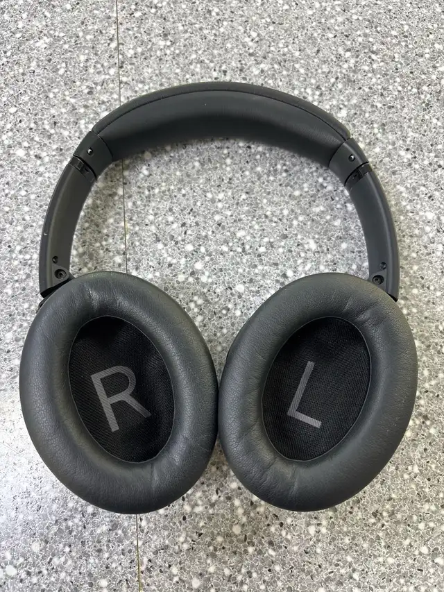 Bose QC45 Bluetooth Headphones - Photo 2