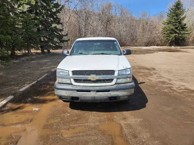 2003 Chevy Silverado 1500 - Photo 2