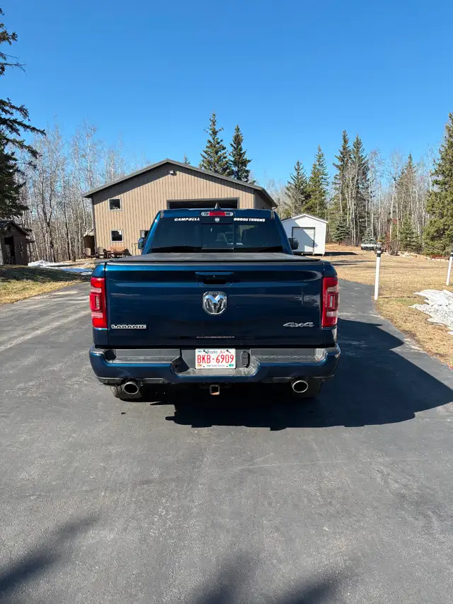 Ram 1500 Laramie Sport Crew Cab 4X4 - Photo 3