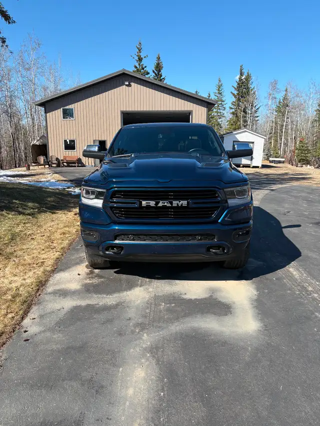 Ram 1500 Laramie Sport Crew Cab 4X4 - Photo 5