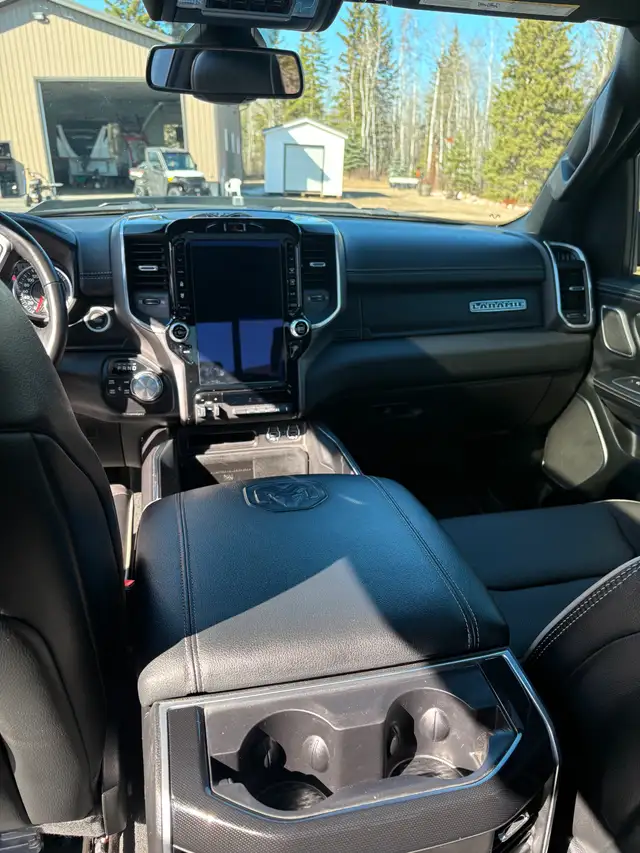 Ram 1500 Laramie Sport Crew Cab 4X4 - Photo 9