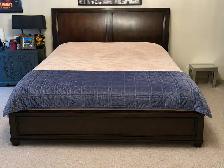 Queen size Sleigh bed - solid wood