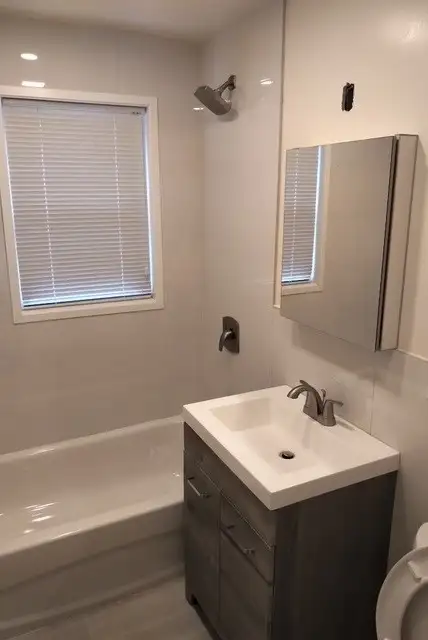 Renovated 1 Bedroom apartment - Photo 2