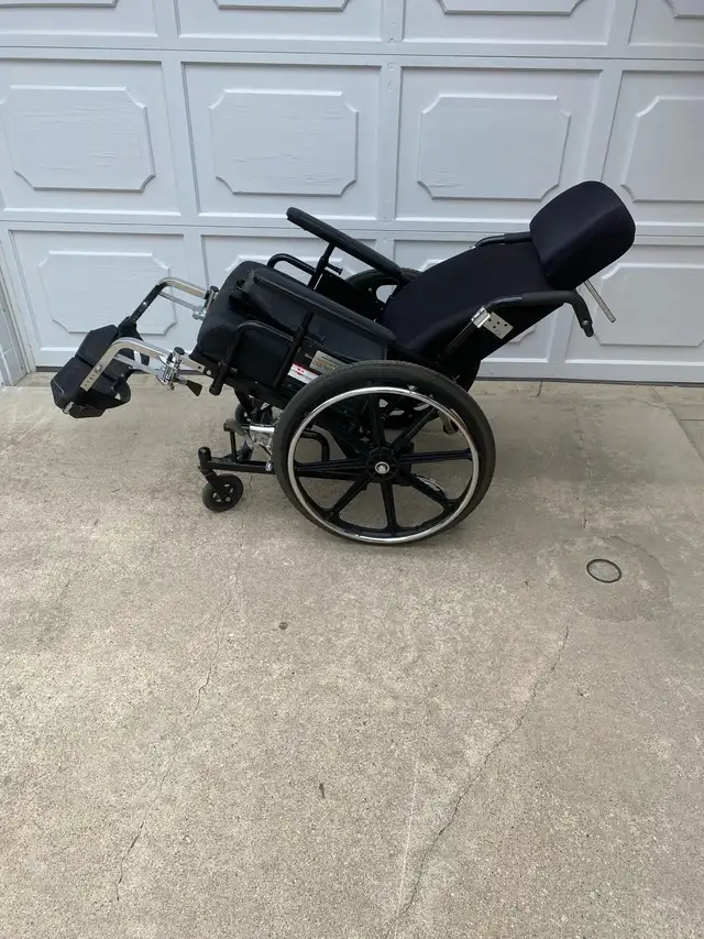 wheelchair - Photo 2