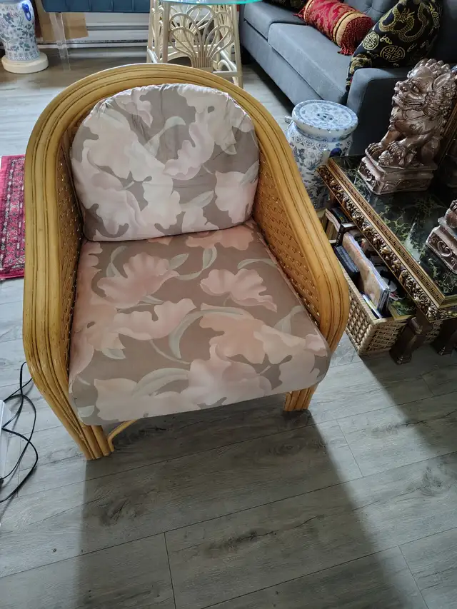 Wicker love seat and chair - Photo 2