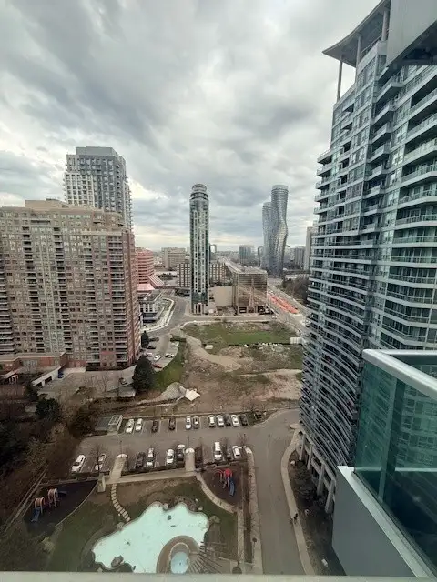 2 Bed 2 Full Bath Condo for Rent in Mississauga Square One - Photo 5