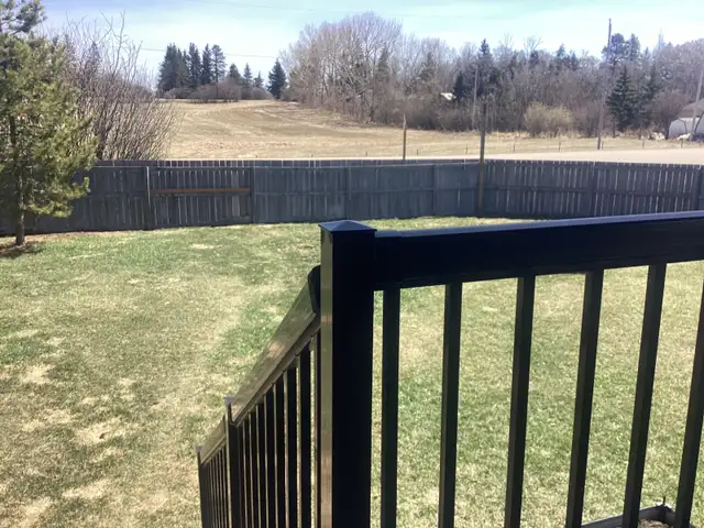 BEAUTIFUL HOME WITH QUAD GARAGE - Photo 5