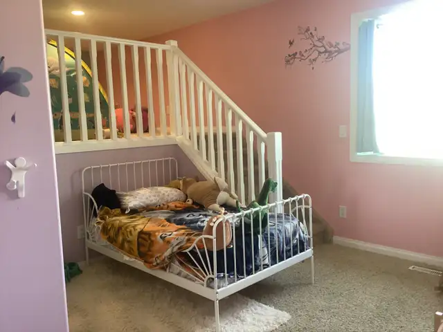 BEAUTIFUL HOME WITH QUAD GARAGE - Photo 13