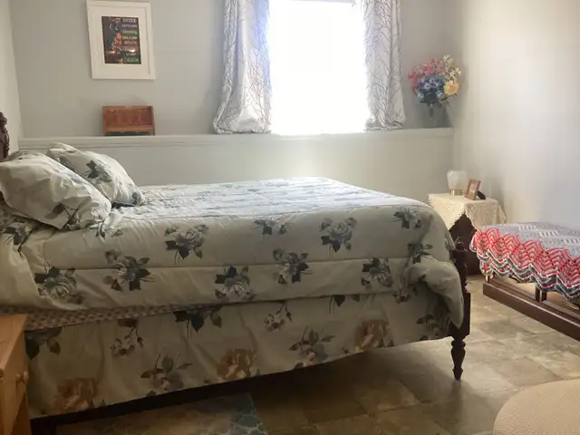 BEAUTIFUL HOME WITH QUAD GARAGE - Photo 14