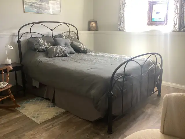 BEAUTIFUL HOME WITH QUAD GARAGE - Photo 15