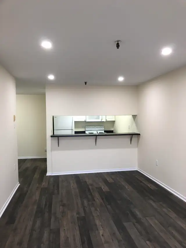 NEWLY RENO 1BR - Unit 535 - Waterfront - July 1st - HeatWatPkg