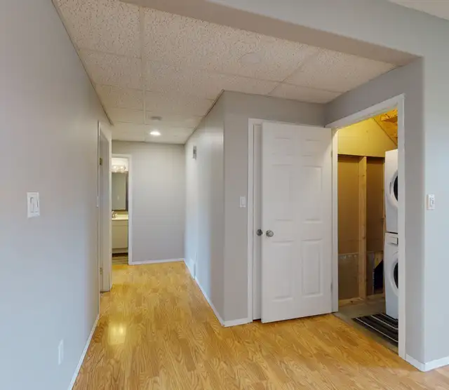 #5572 - 2 Bed/1 Bath Lower Level $1450 GWP INCLUDED! - Photo 7