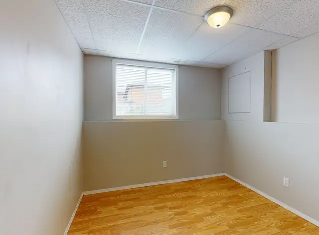 #5572 - 2 Bed/1 Bath Lower Level $1450 GWP INCLUDED! - Photo 13