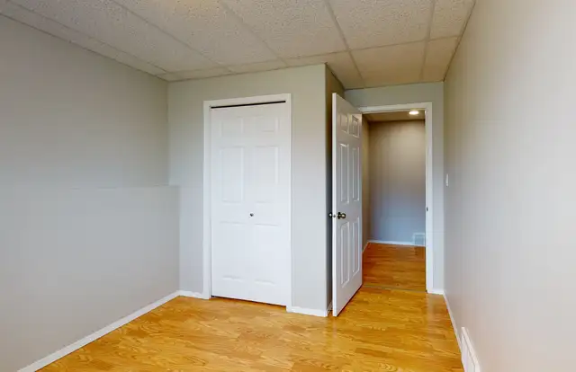 #5572 - 2 Bed/1 Bath Lower Level $1450 GWP INCLUDED! - Photo 14