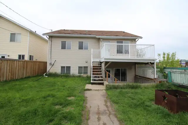#5572 - 2 Bed/1 Bath Lower Level $1450 GWP INCLUDED! - Photo 15