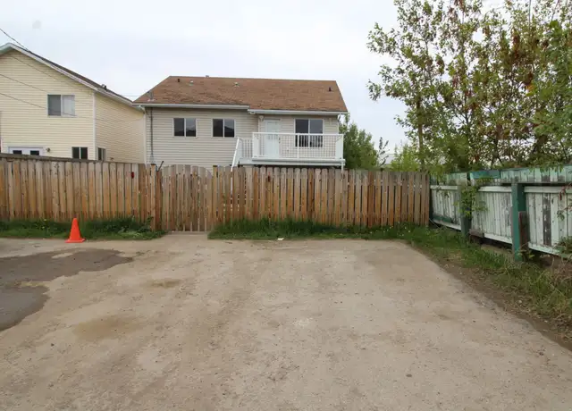 #5572 - 2 Bed/1 Bath Lower Level $1450 GWP INCLUDED! - Photo 17