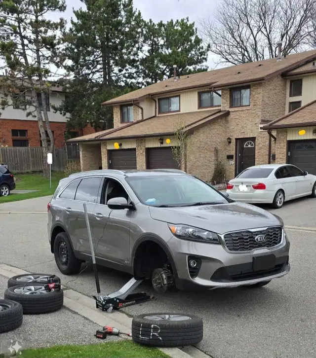seasonal tire change on your driveway - Photo 3