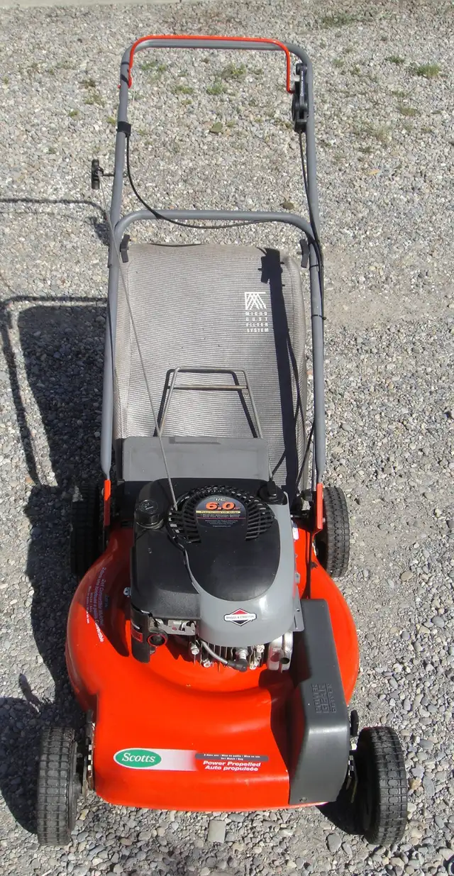 SCOTTS SELF PROPELLED GAS LAWN MOWER - Photo 3