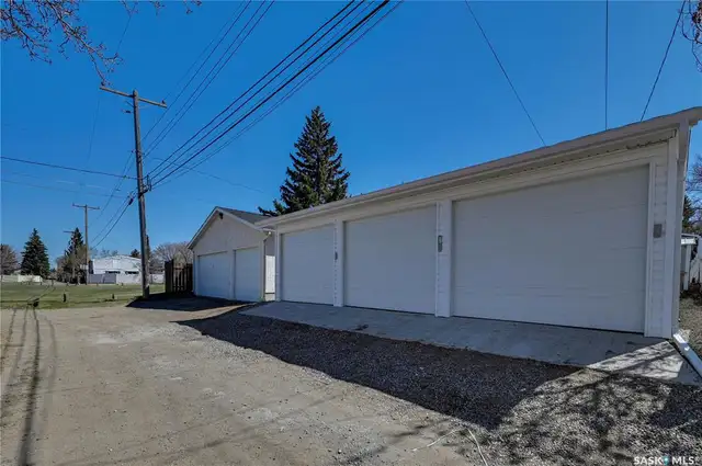 Two Bedroom Basement Suite in Sutherland - Photo 2