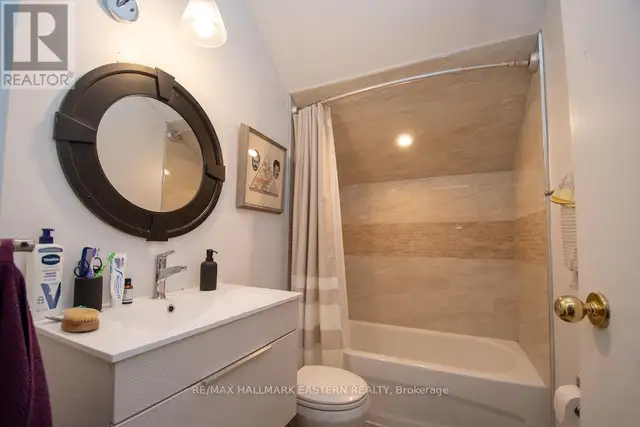 One Bedroom Loft Apartment in a Historic Setting - Photo 3