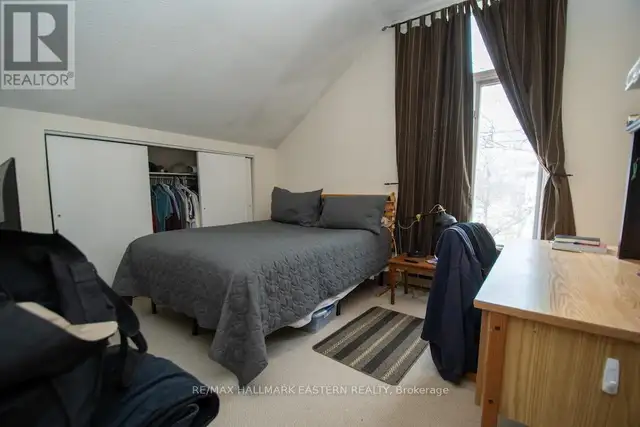 One Bedroom Loft Apartment in a Historic Setting - Photo 5