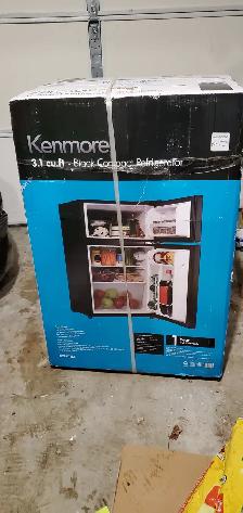 REFRIGERATOR ( KENMORE COMPACT REFRIGERATOR)