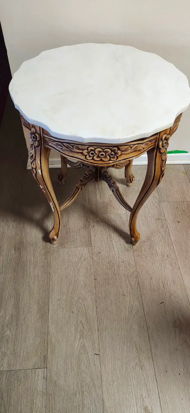 marble top coffee table and side tables - Photo 5