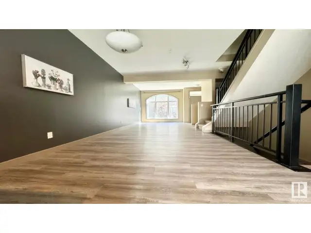 Brownstone Style Townhouse Callaghan Available For Rent June 1st - Photo 4