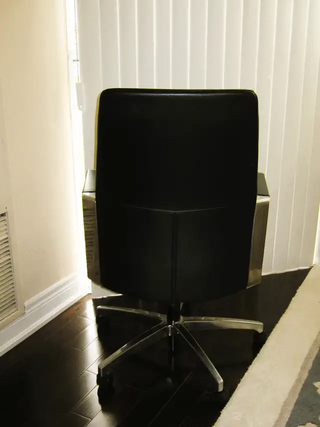 QUALITY OFFICE CHAIR - Photo 3